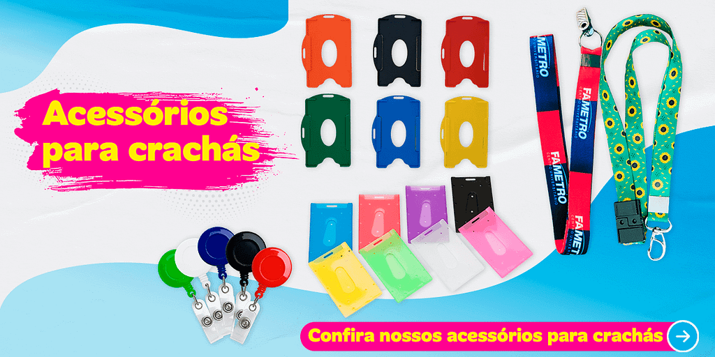 Primeiro crachá: acessórios coloridos e cordões personalizados para identificação profissional.